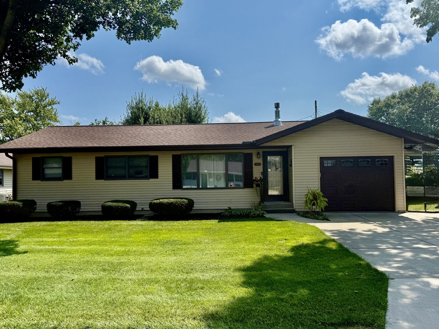 Property Photo: 1408 23rd Street IL 61354