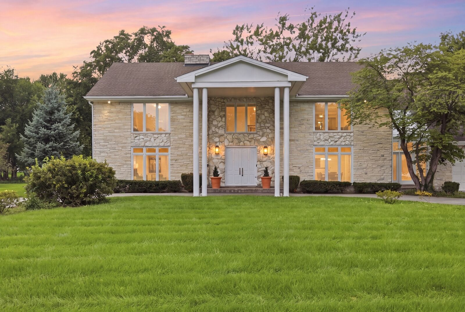 Property Photo:  2575 Lincoln Avenue  IL 60047 