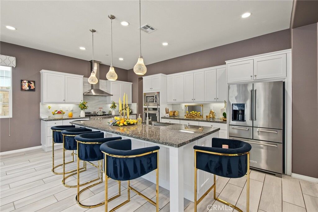 Property Photo:  27681 Turnleaf Court  CA 91350 