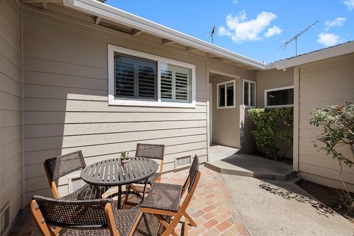 Property Photo: 105 Waterglen Circle CA 95826