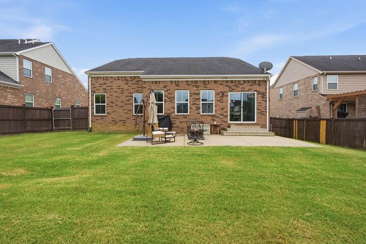 Property Photo: 2254 Broadway St TN 37135