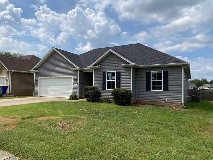 Property Photo:  813 Pleasant Meadow Ln  KY 42101 