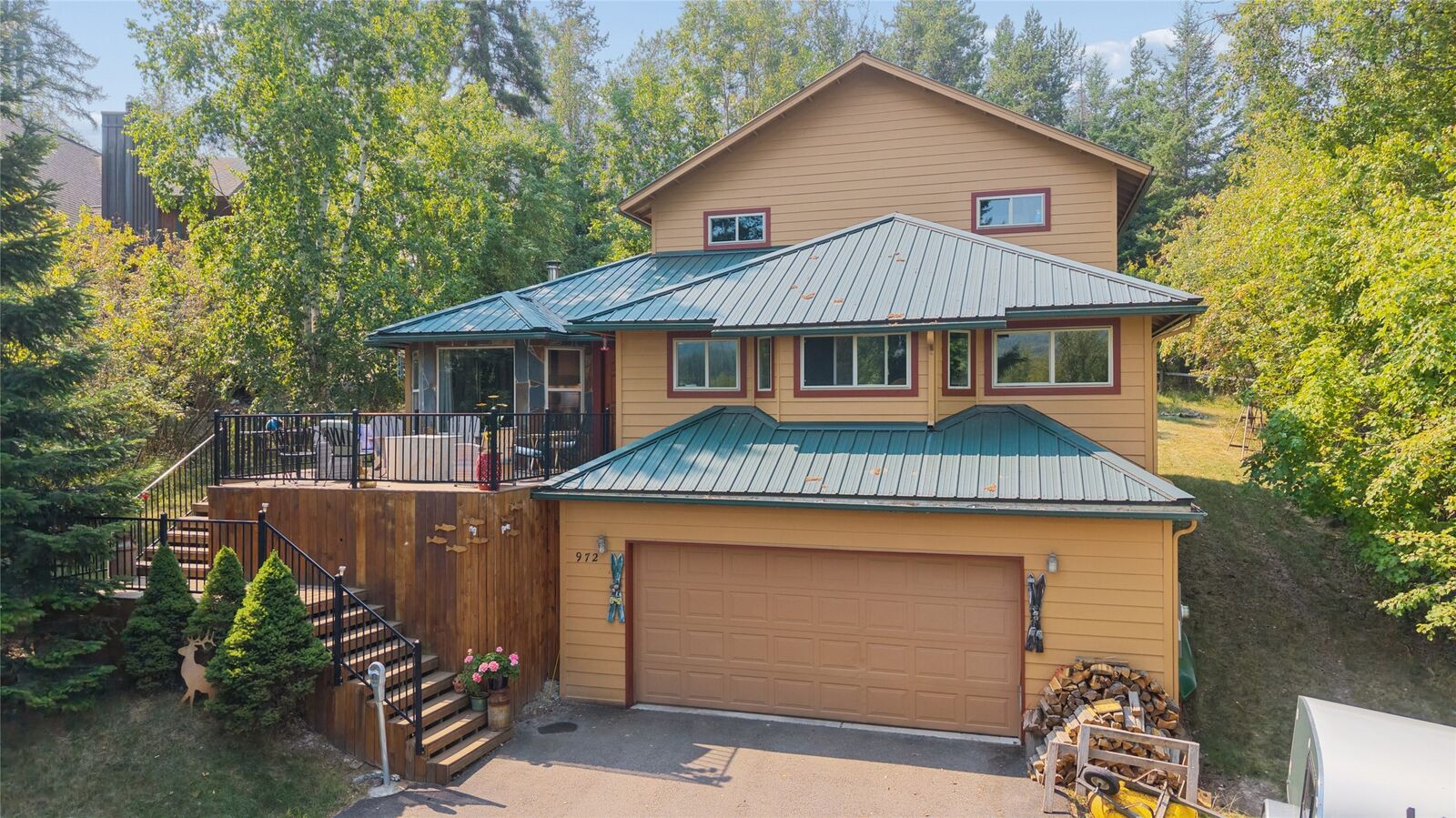 Property Photo:  972 Colorado Avenue  MT 59937 