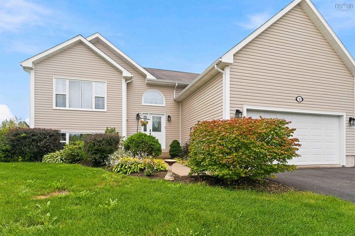 32 Terra Nova Drive — photo 1