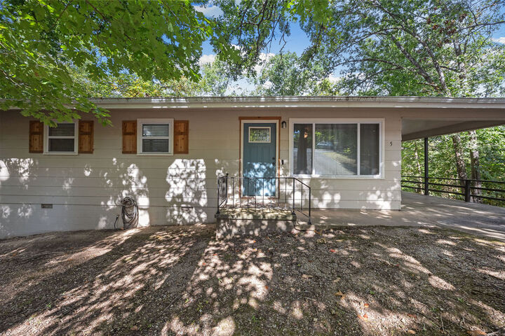 Property Photo:  5 Douglas Circle  AR 72715 