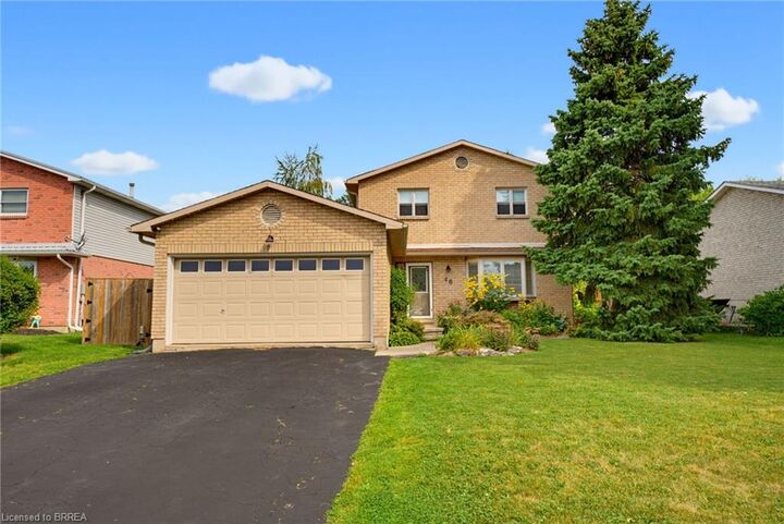 46 Garden Crescent — photo 1