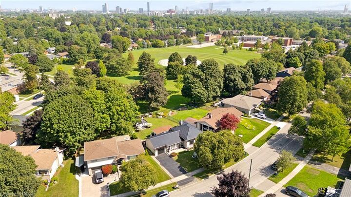 Property Photo: 285 Stonybrook Drive ON N2M 4L8