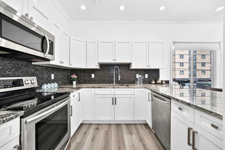 1514 11 Street SW 1107 — photo 1
