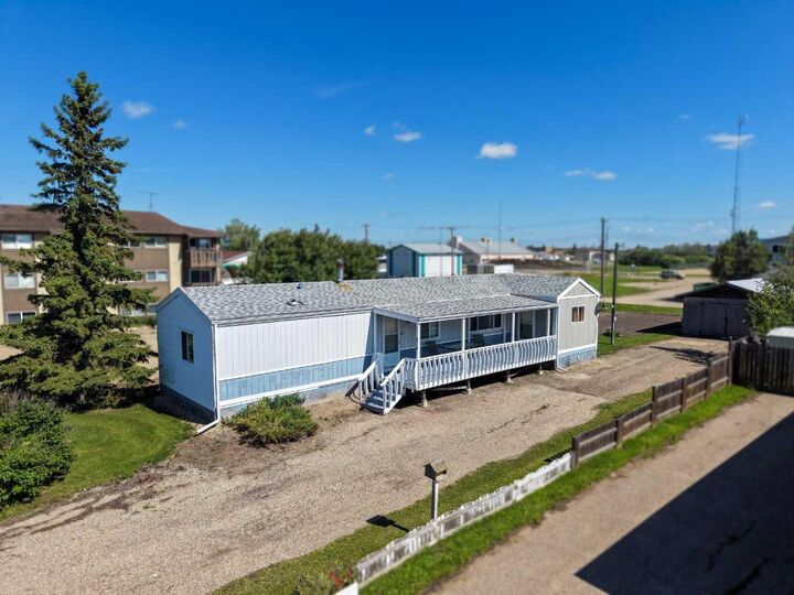 416 1 Street SW — photo 1