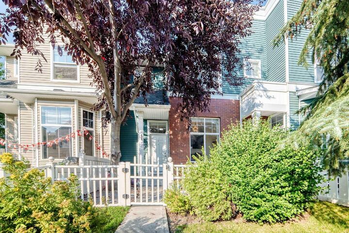 252 McKenzie Towne Link SE — photo 1