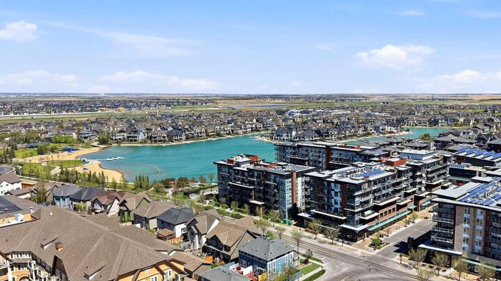 Property Photo: 122 Mahogany Centre SE 618 AB T3M 2Y1