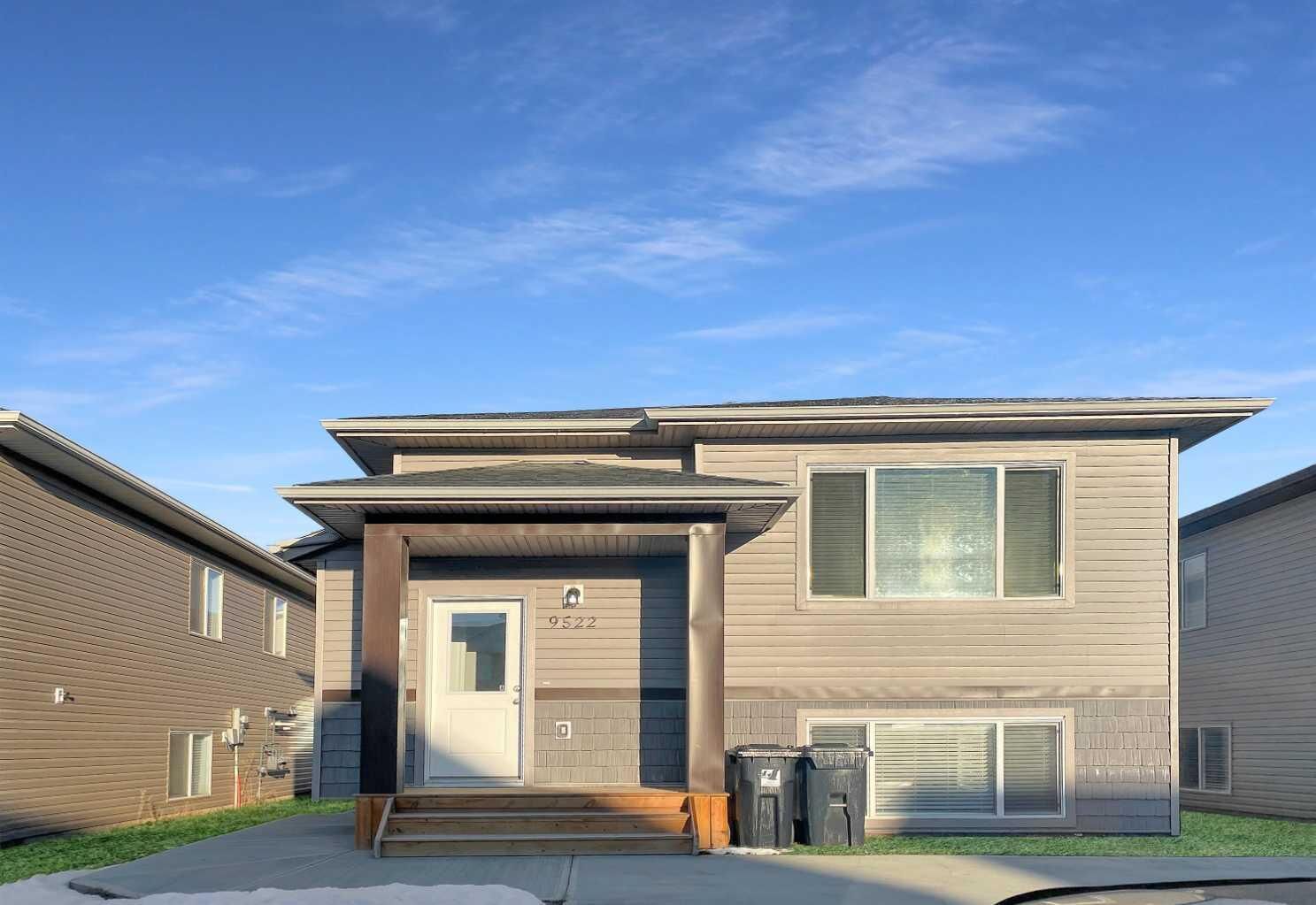 Property Photo: 9522 112 Avenue A AB T8X 5C8