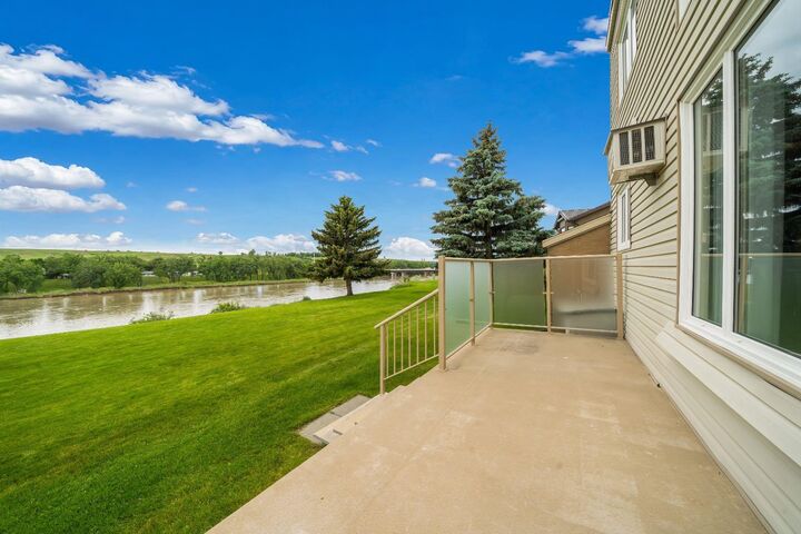 Property Photo: 1051 3 Street NW 112 AB T1A 7Y4