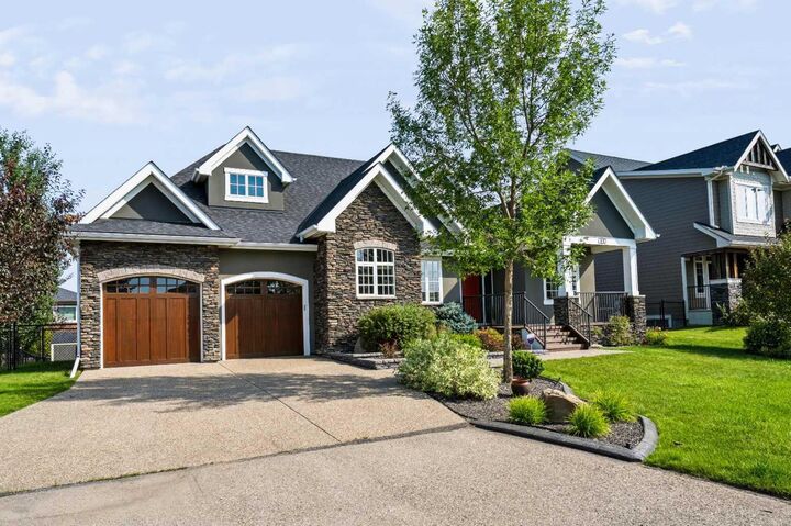 Property Photo: 924 East Lakeview Road AB T1X 1B1