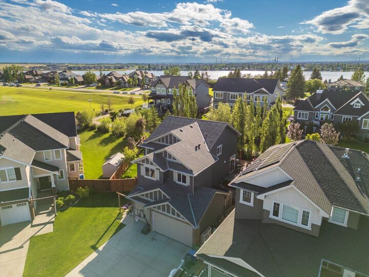 Property Photo:  193 Kinniburgh Way  AB T1X 0R8 
