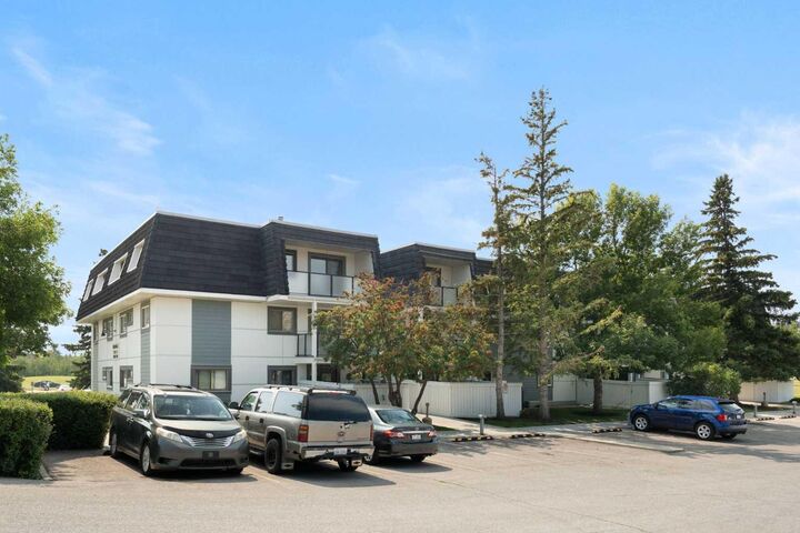 Property Photo: 3115 51 Street SW 2301 AB T3E 6P4