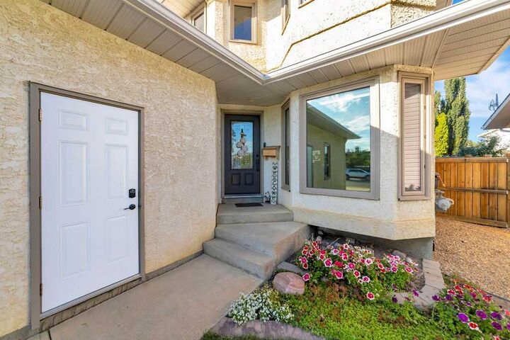 Property Photo: 4005 60th Avenue AB T9V 2R9