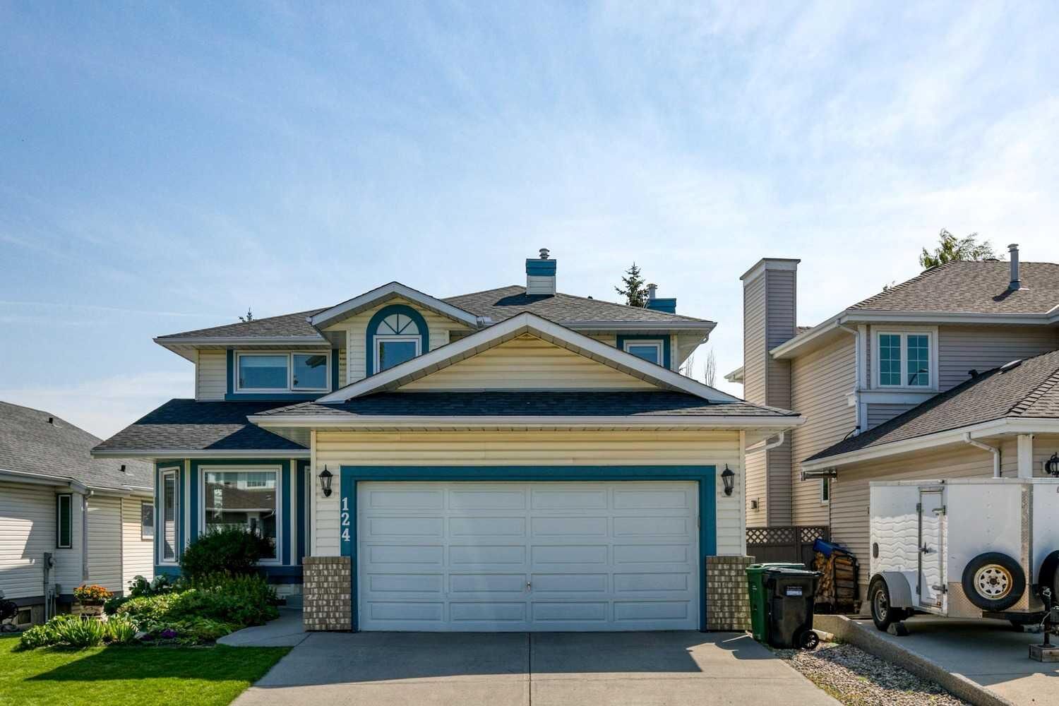 Property Photo:  124 Schubert Hill NW  AB T3L 1W6 