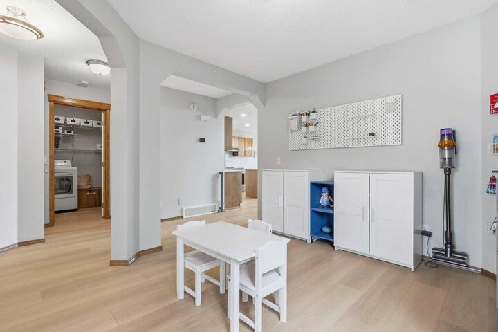 Property Photo: 38 Chapman Close SE AB T2X 3S8