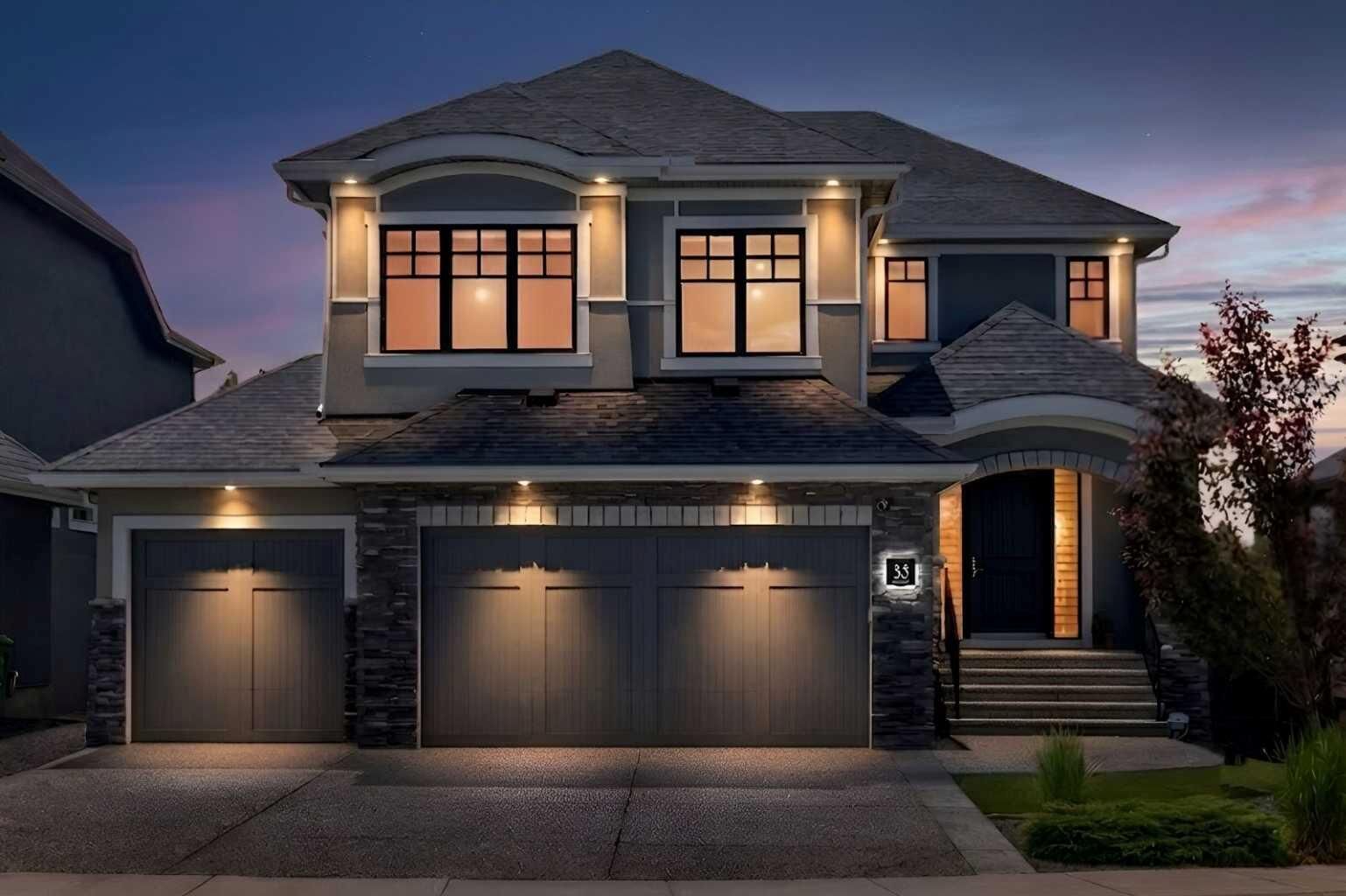 Property Photo: 33 Aspen Summit Circle SW AB T3H 0Z7
