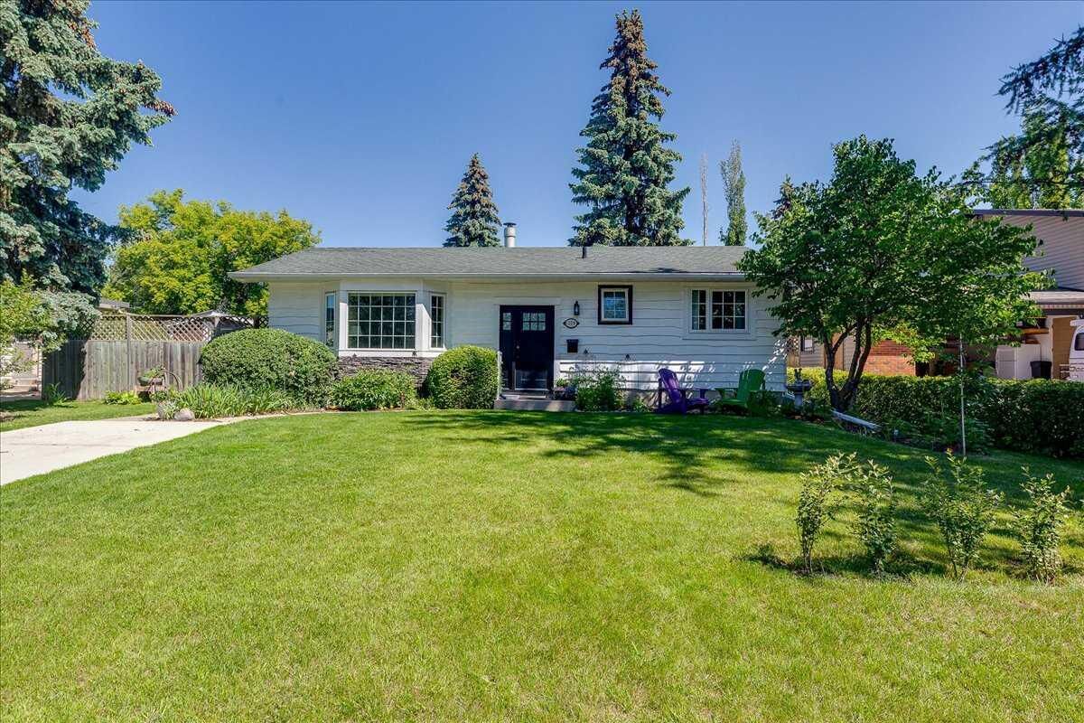 Property Photo:  109 Selkirk Boulevard  AB T4N 0G8 