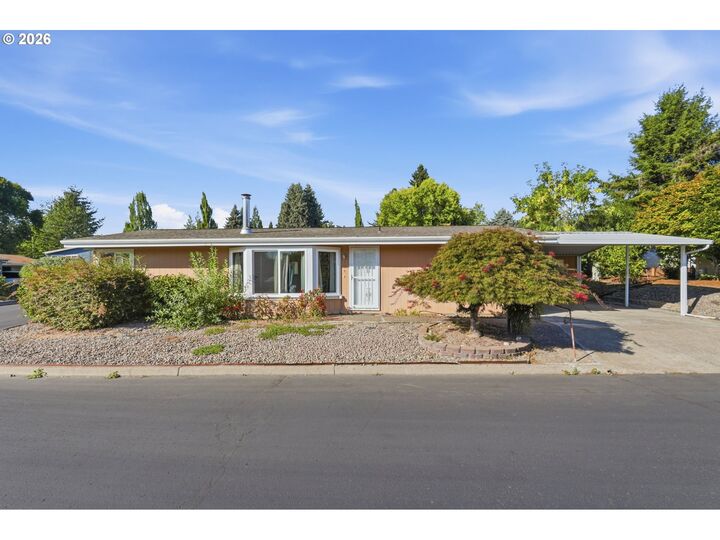 Property Photo: 100 SW 195th Ave 204 OR 97006