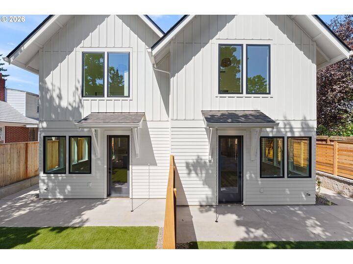Property Photo:  1524 NE Jarrett St D  OR 97211 