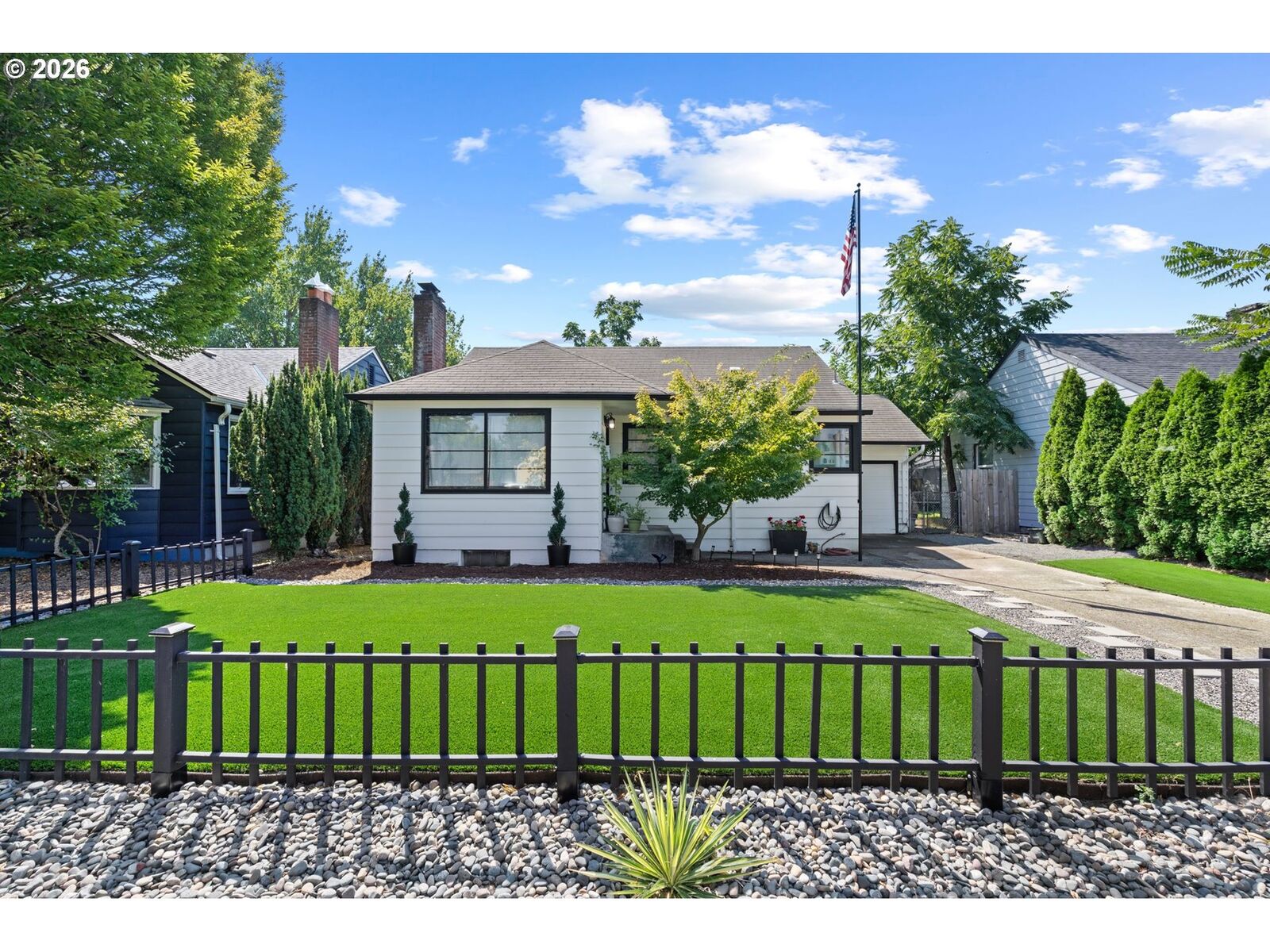 Property Photo:  207 NW 45th St  WA 98660 