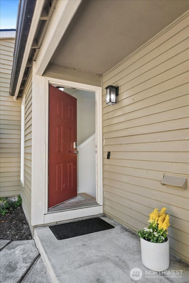 Property Photo: 11411 102nd Court NE WA 98033