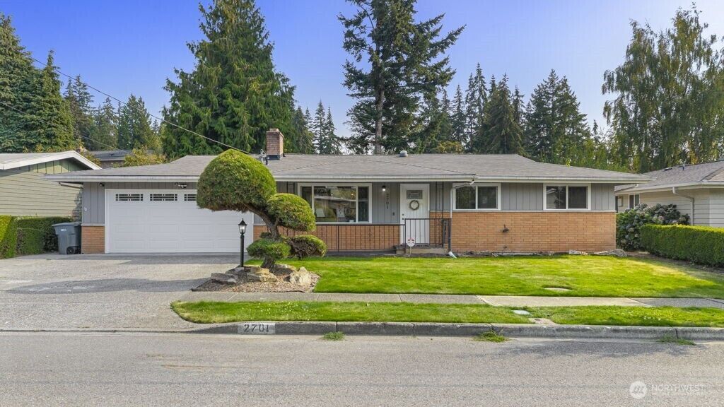 Property Photo:  2701 NE 24th Street  WA 98056 