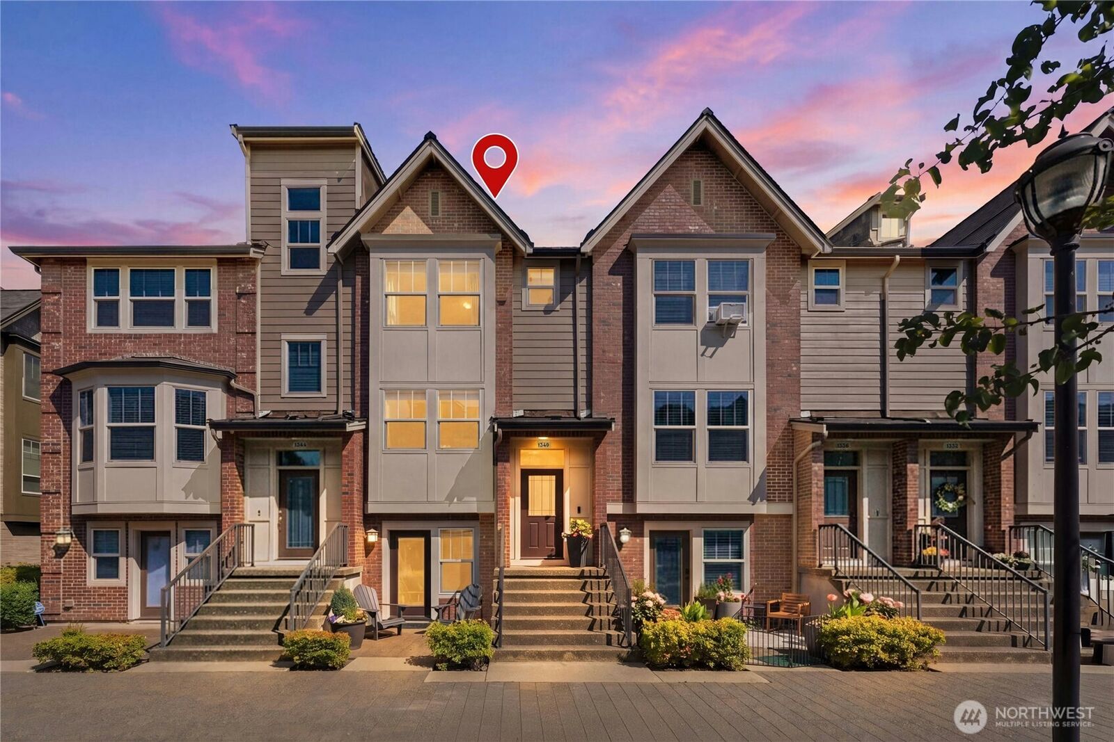 Property Photo:  1340  Brooklyn Walk  NE  WA 98029 