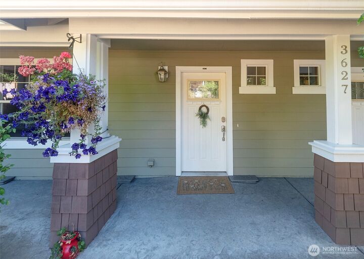 Property Photo:  3627  Lombard Avenue A  WA 98021 