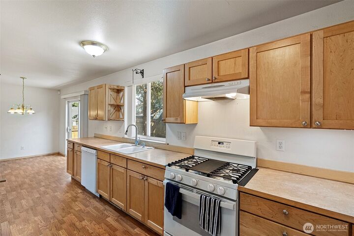 Property Photo:  865 S 52nd Street  WA 98408 