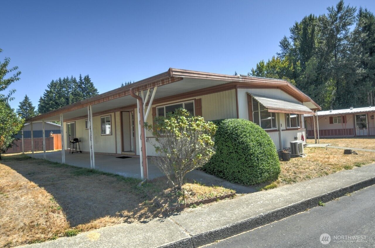 Property Photo:  1841  Trosper Road SW 2  WA 98512 