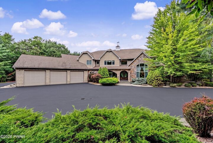 Property Photo:  126 Fox Run  PA 18464 