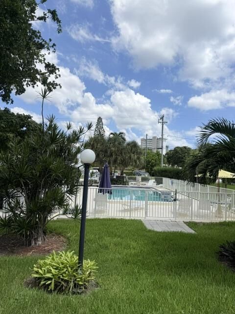 Property Photo:  2060 NE 1st Street 9  FL 33441 