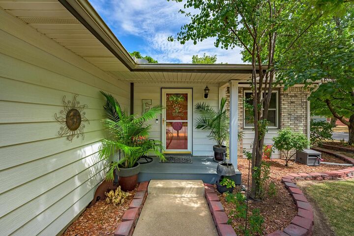 Property Photo:  6504 W Renee Ct  KS 67212-6336 