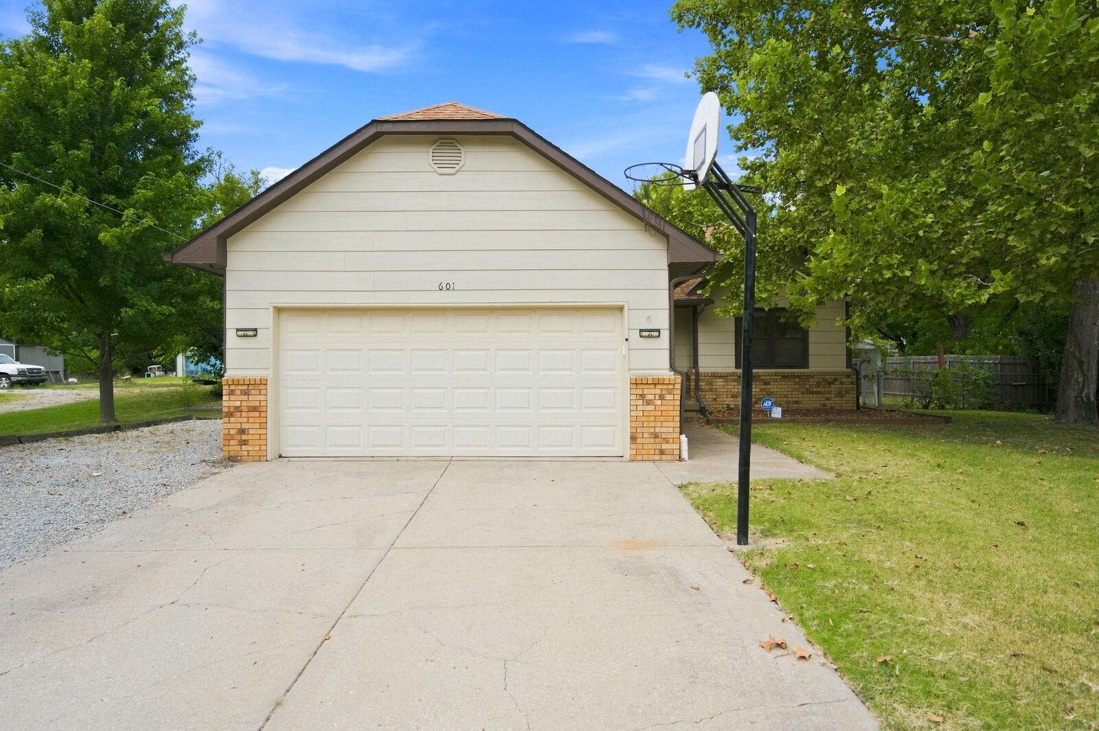 Property Photo:  601 Joye  KS 67002 