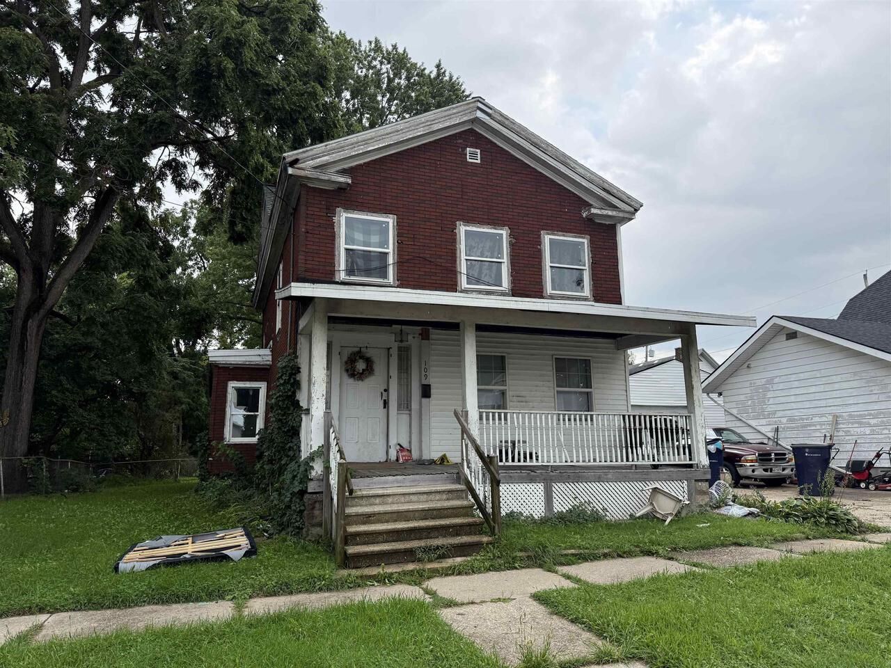 Property Photo:  109 W Holmes Street  WI 53545 