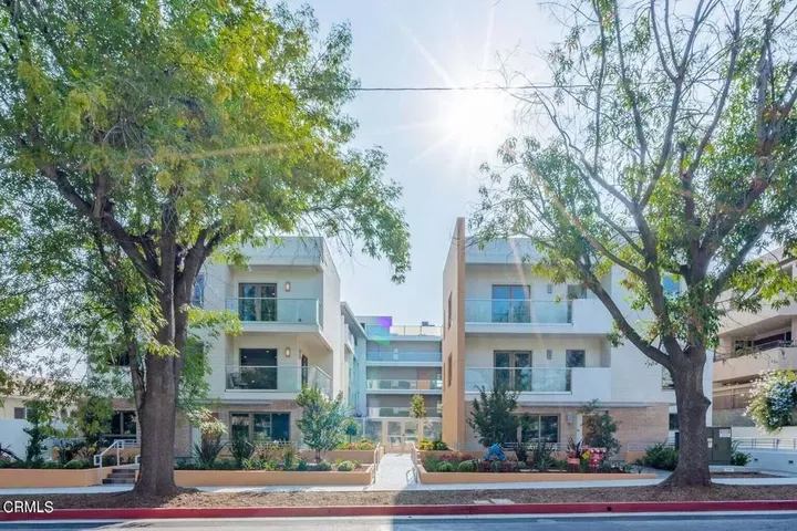 Property Photo:  137 S Wilson Avenue 106  CA 91106 