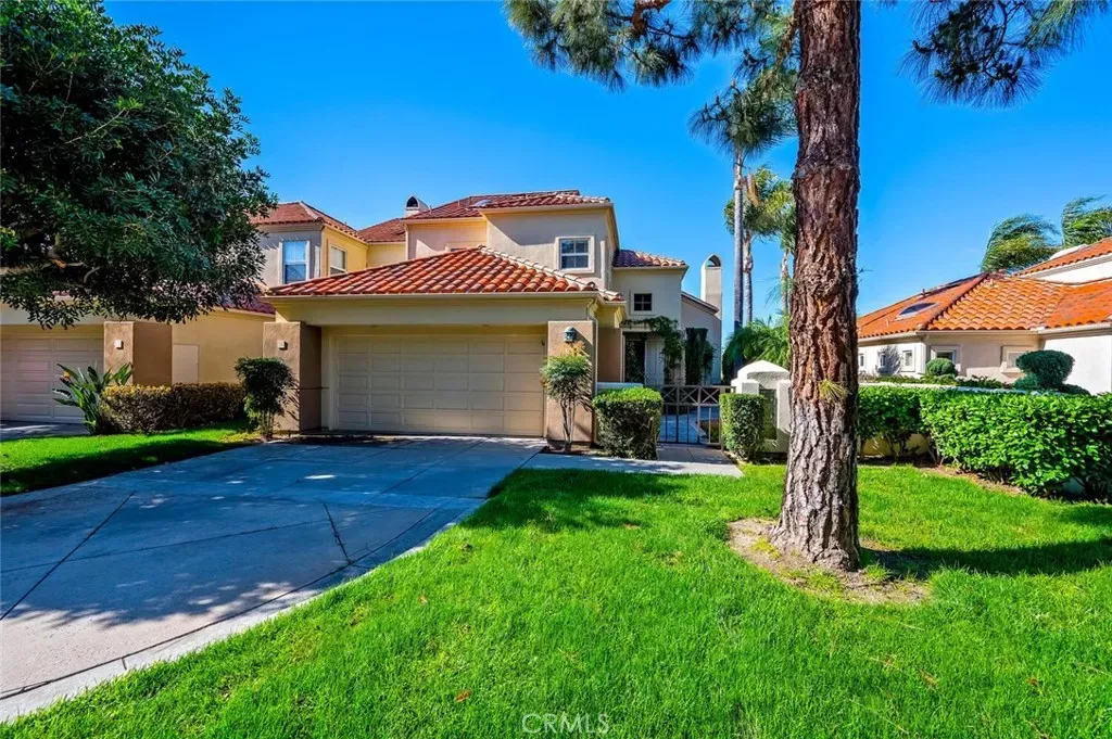 Property Photo:  14 Pienza  CA 92677 