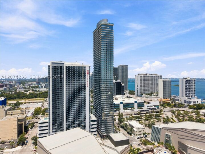 Property Photo: 1400 Biscayne Blvd 3201 FL 33132