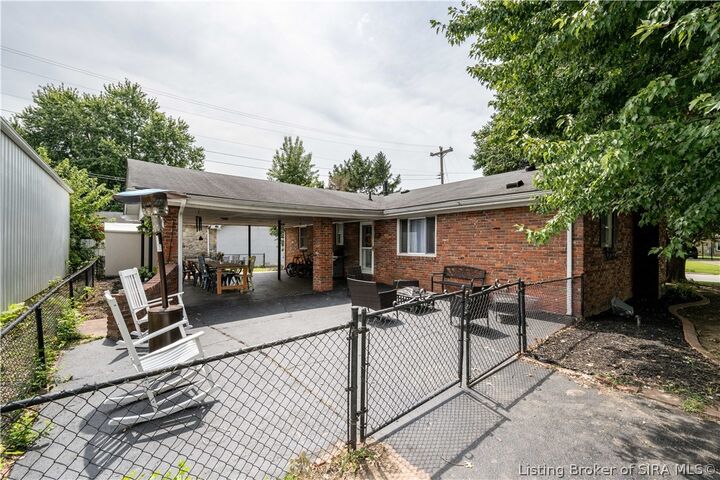 Property Photo:  914 Longfield Drive  IN 47129 