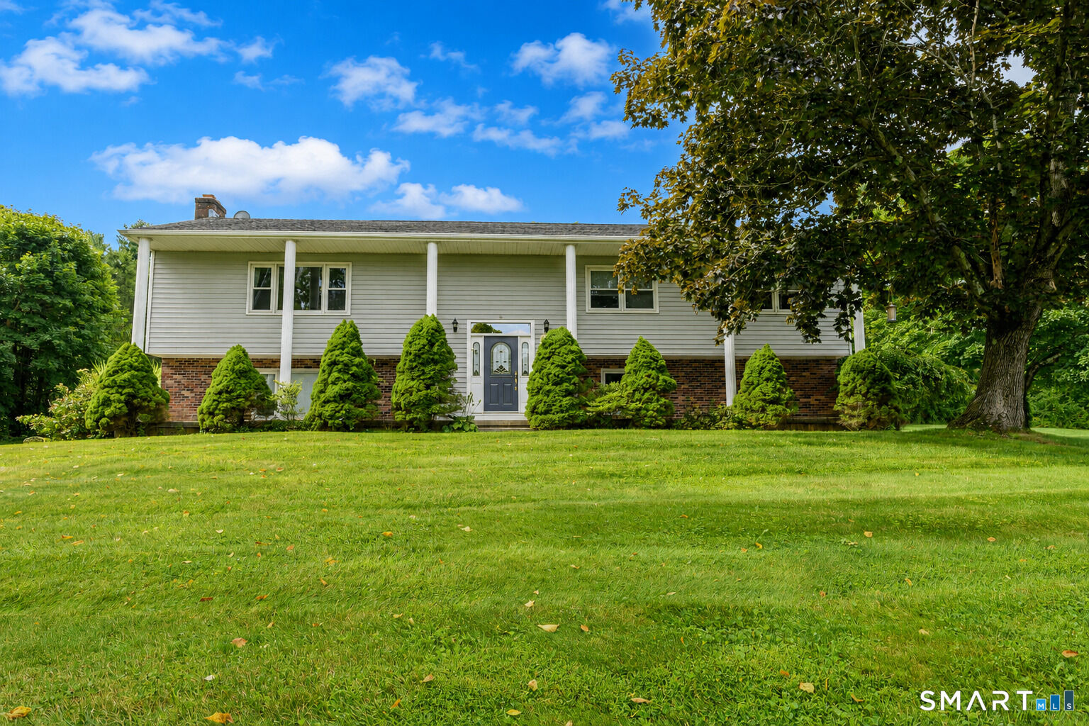 Property Photo:  26 Dorchester Lane  CT 06405 