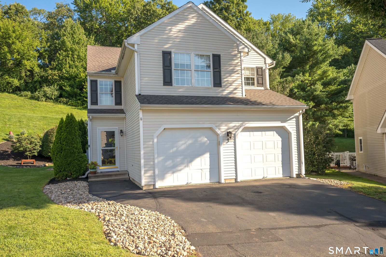 Property Photo:  