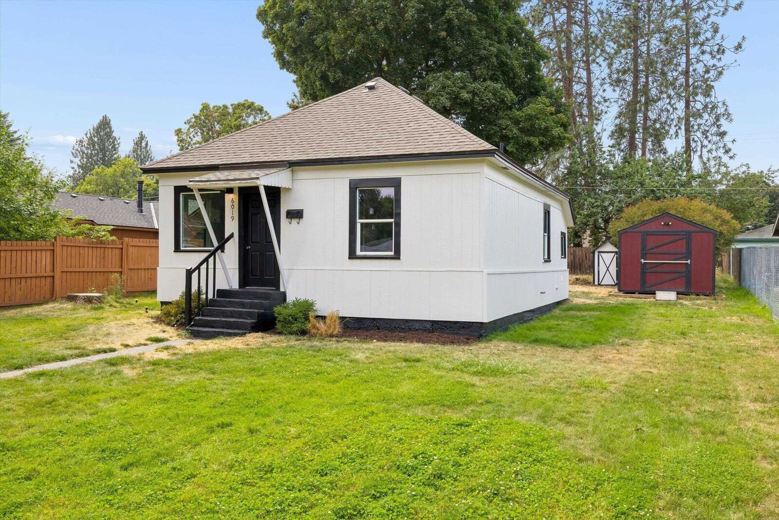 Property Photo: 6019 N Stevens St WA 99205