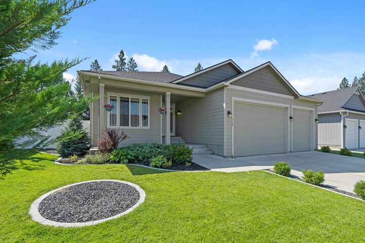 Property Photo:  710 E Belle Ln  WA 99005 