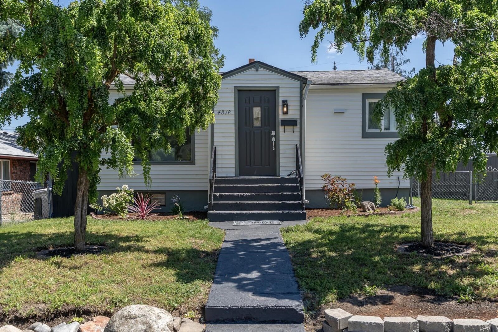 Property Photo:  4818 N Lee St  WA 99207 