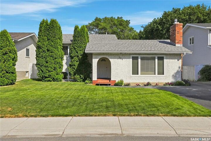 174 Green Meadow Road — photo 1