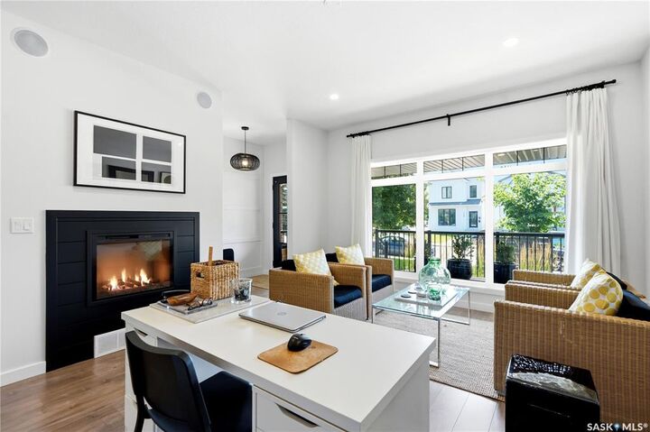 Property Photo:  1039 4th Street E  SK S7H 1K6 